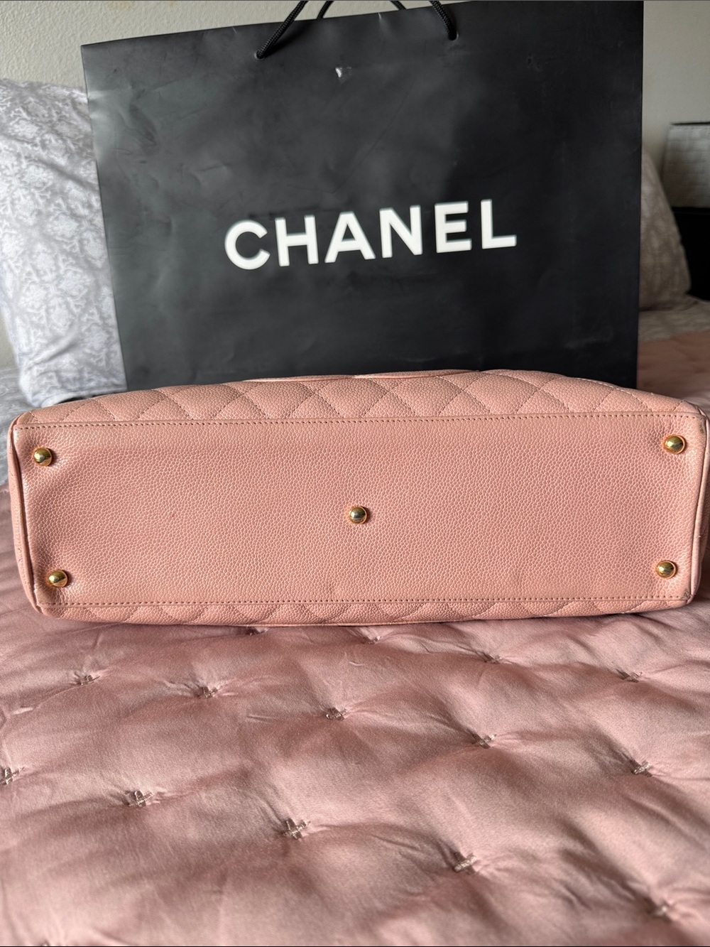 Chanel pink quilted caviar leather bowling bag - Picture 5 of 16